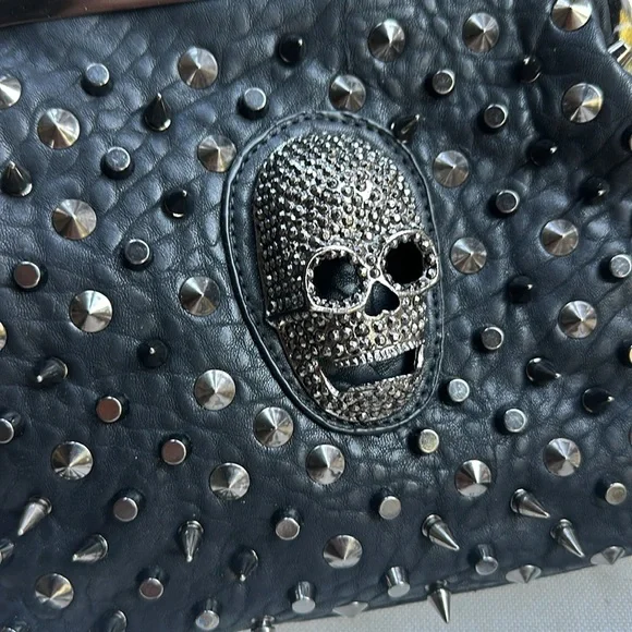 NWT Studded Skull Black Bag - Picture 3 of 11
